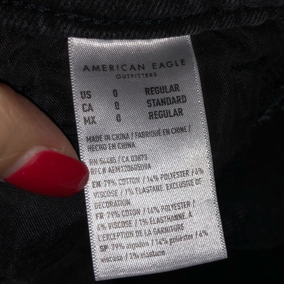 AE Stretch Mom Jean size 0 - Picture 9 of 9